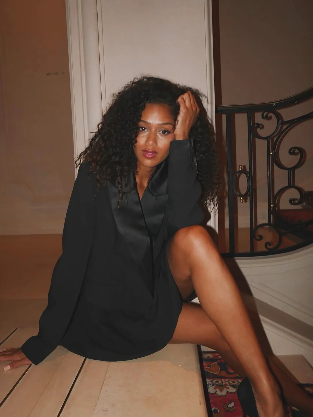 'HARLOW' CROPPED TUXEDO BLAZER BLACK - Image 2