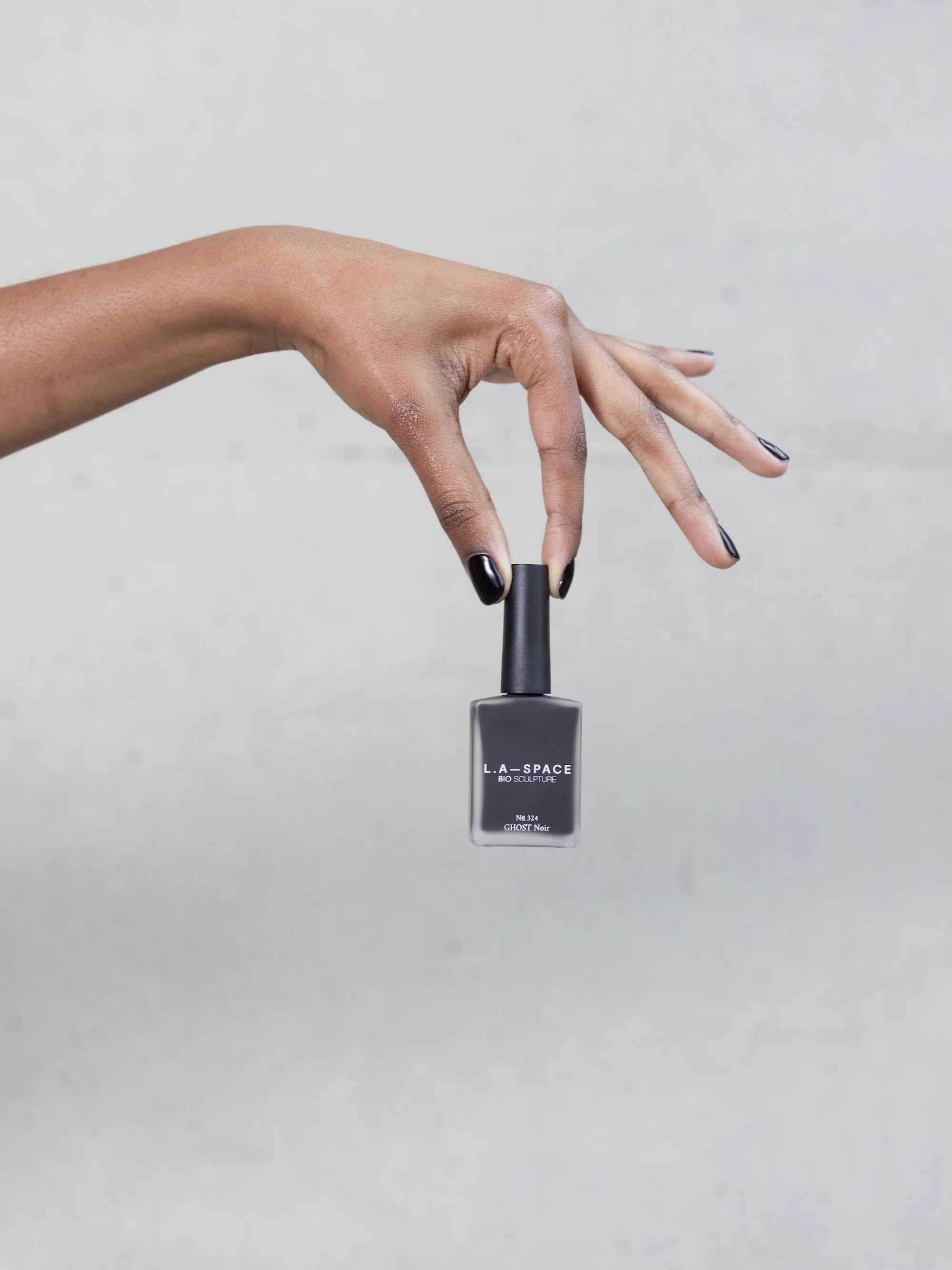 L.A-S X BIO SCULPTURE GHOST NOIR NO.324 NAIL POLISH - Image 3
