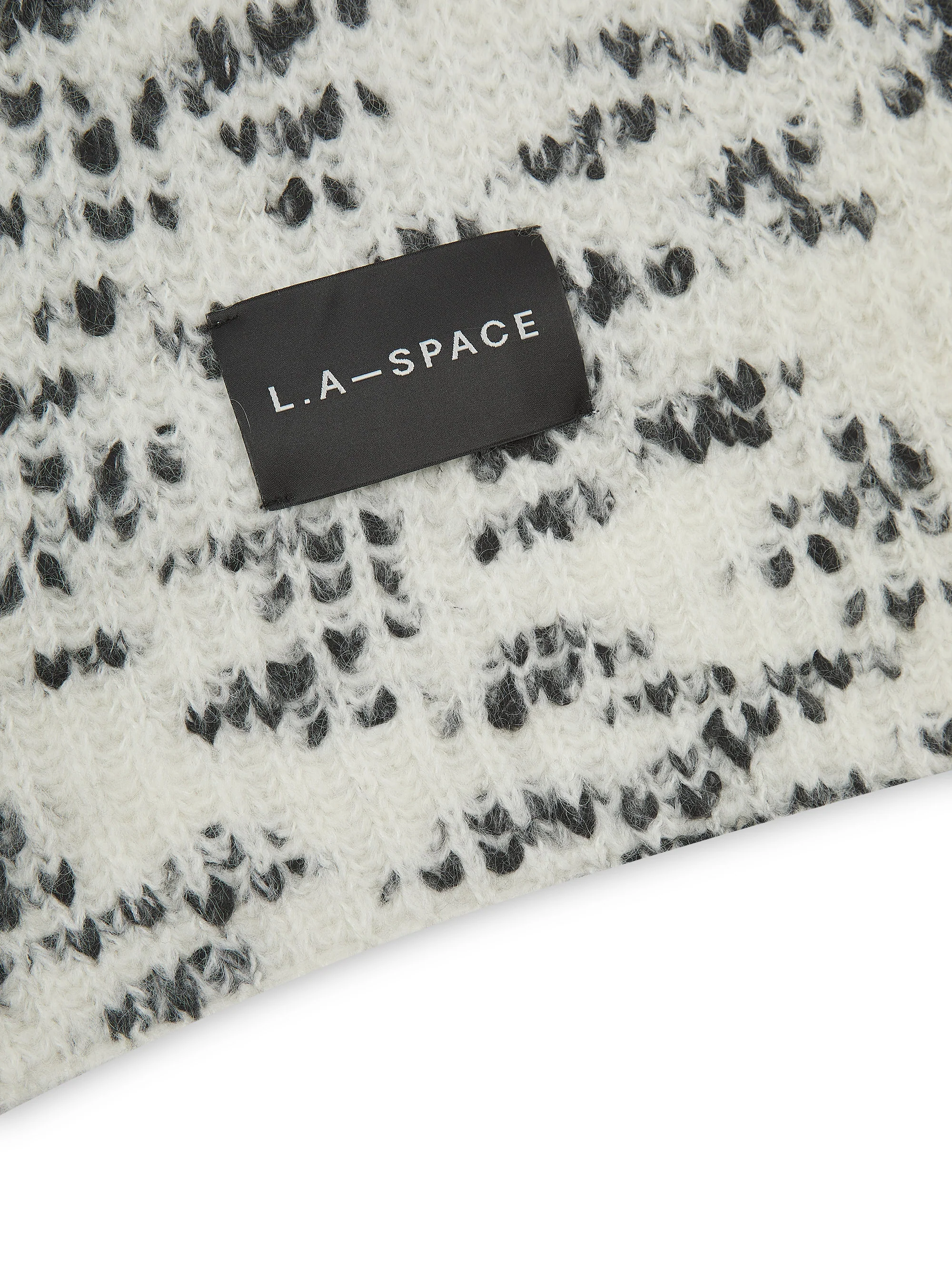 'BISOUS' SALT AND PEPPER WOOL BLEND SCARF WHITE - Image 3